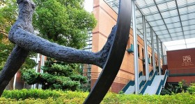 包玉刚实验学校