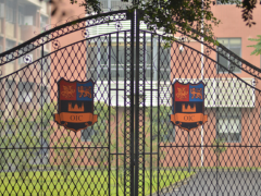 学校大门